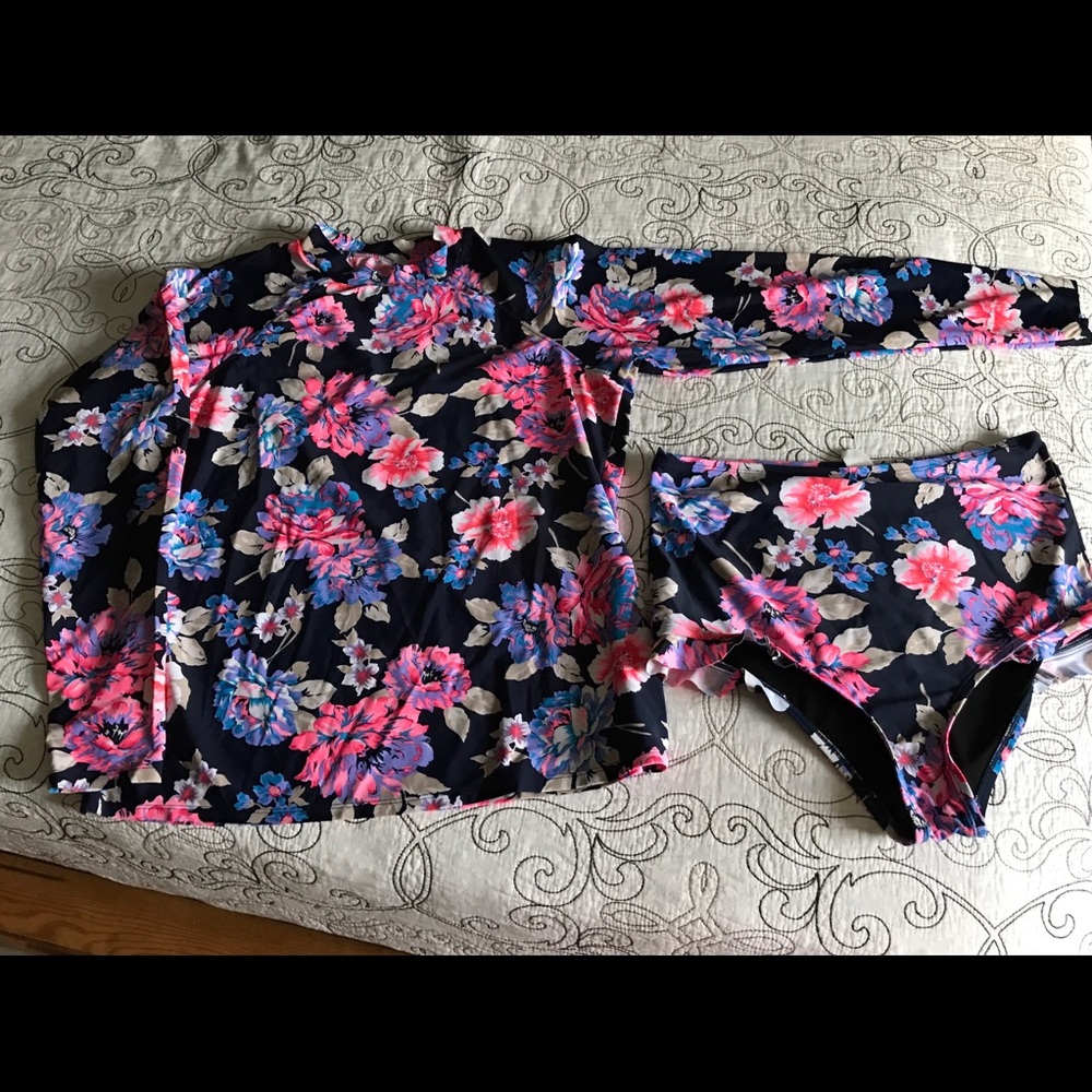 Marina West Rash-guard & Bikini bottoms